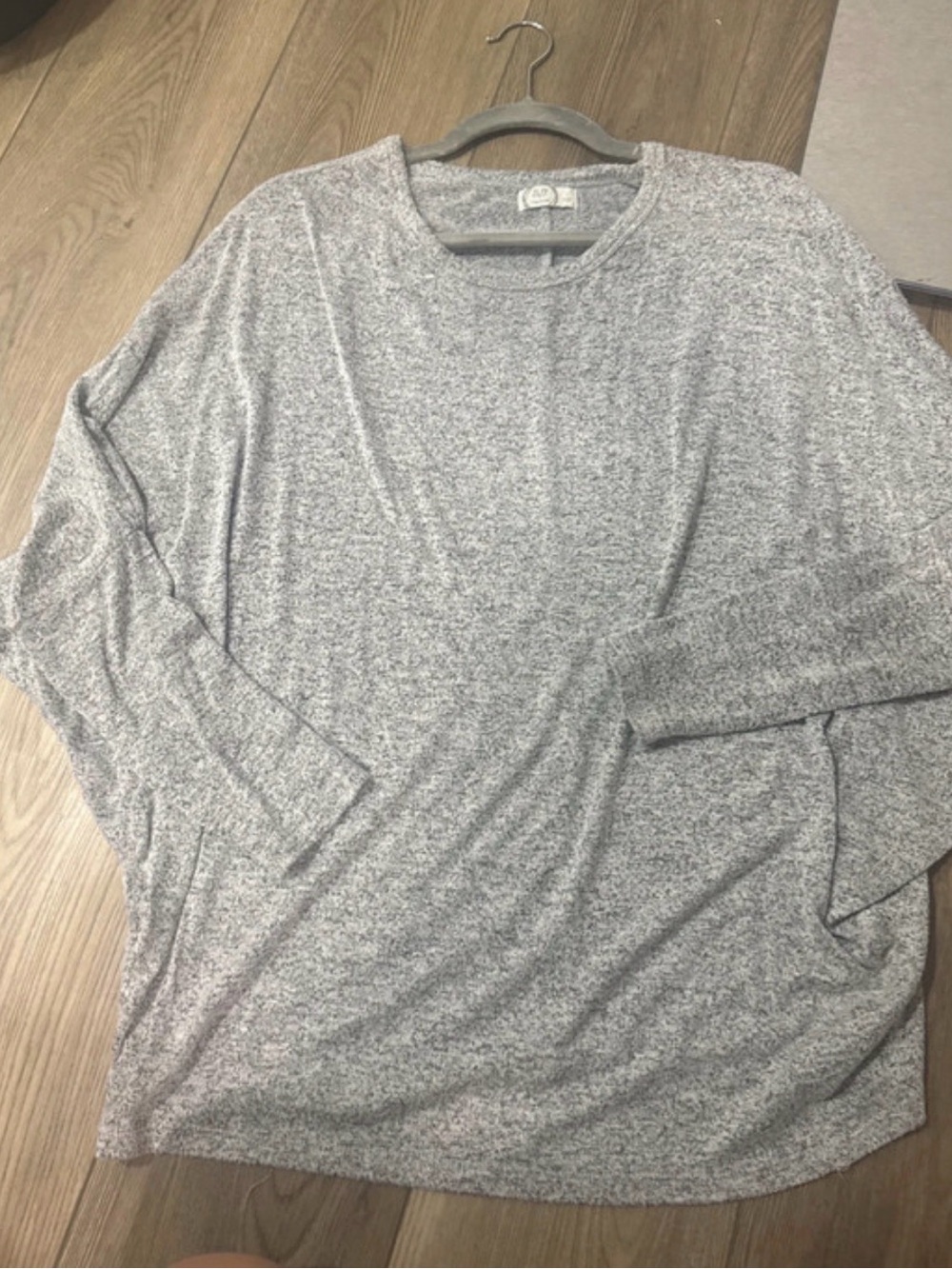 Maurices Heathered Light Gray Long Sleeve Top